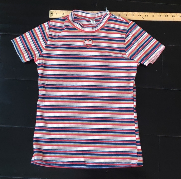 Striped colorful heart cut out high neck - Picture 2 of 4